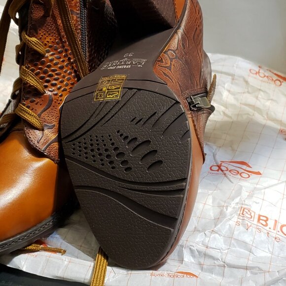 Spring Step L L’Artiste by Spring Step | Pecan Brown Leather Artisan Booties: Brand New | S8.5